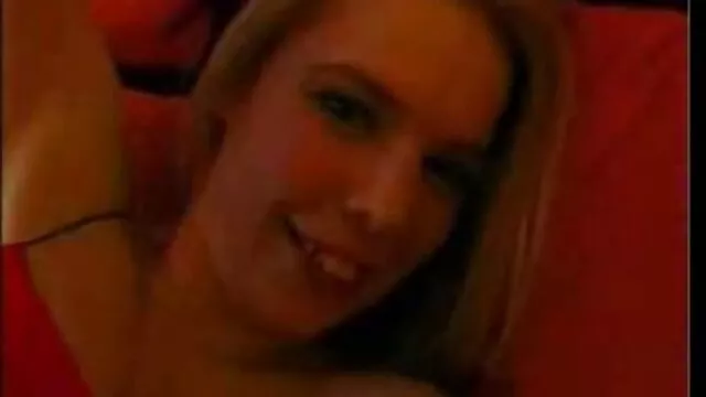 Des jumelles blondes prennent une film entier x francais grosse bite noire dans le cul