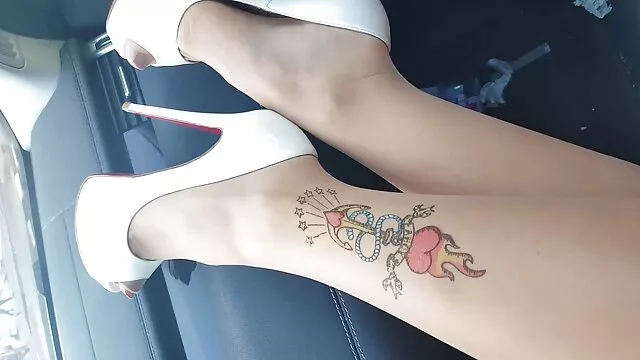 Voluptos lady joue avec le corps porno francais en entier