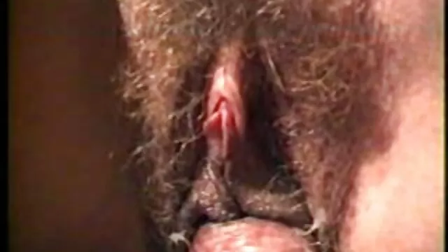 Poilu amateur film x complet vf MILF à l'extérieur